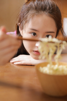 食草龙冠以恶龙之名在线
